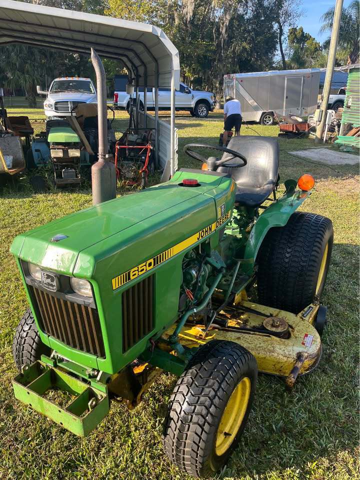 1984 John Deere 650 Image 11