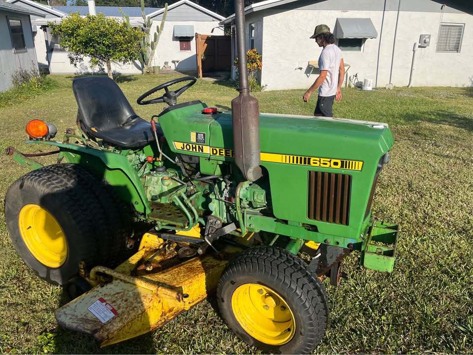 1984 John Deere 650 Image 13
