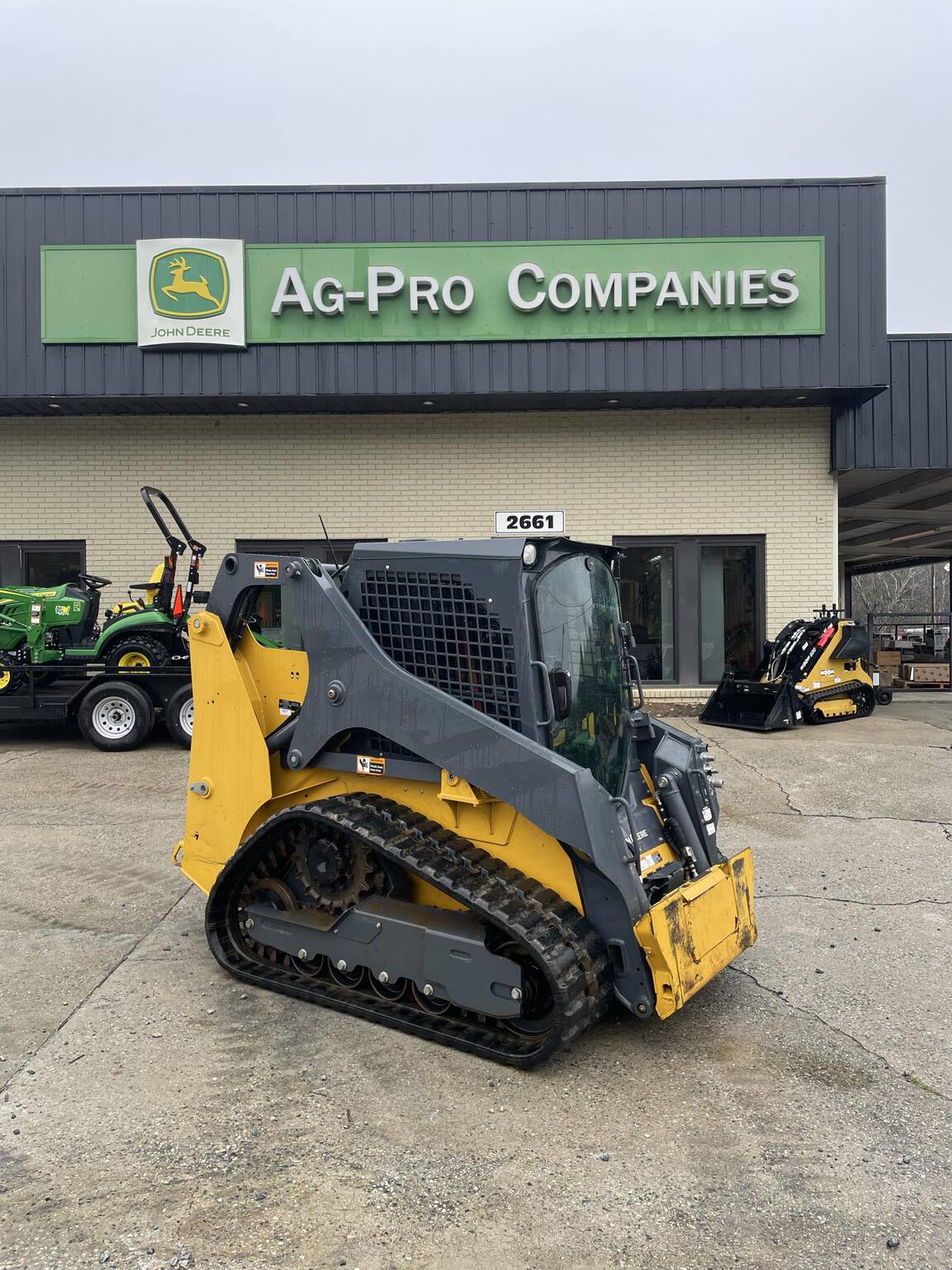 2024 John Deere 317G Image 1