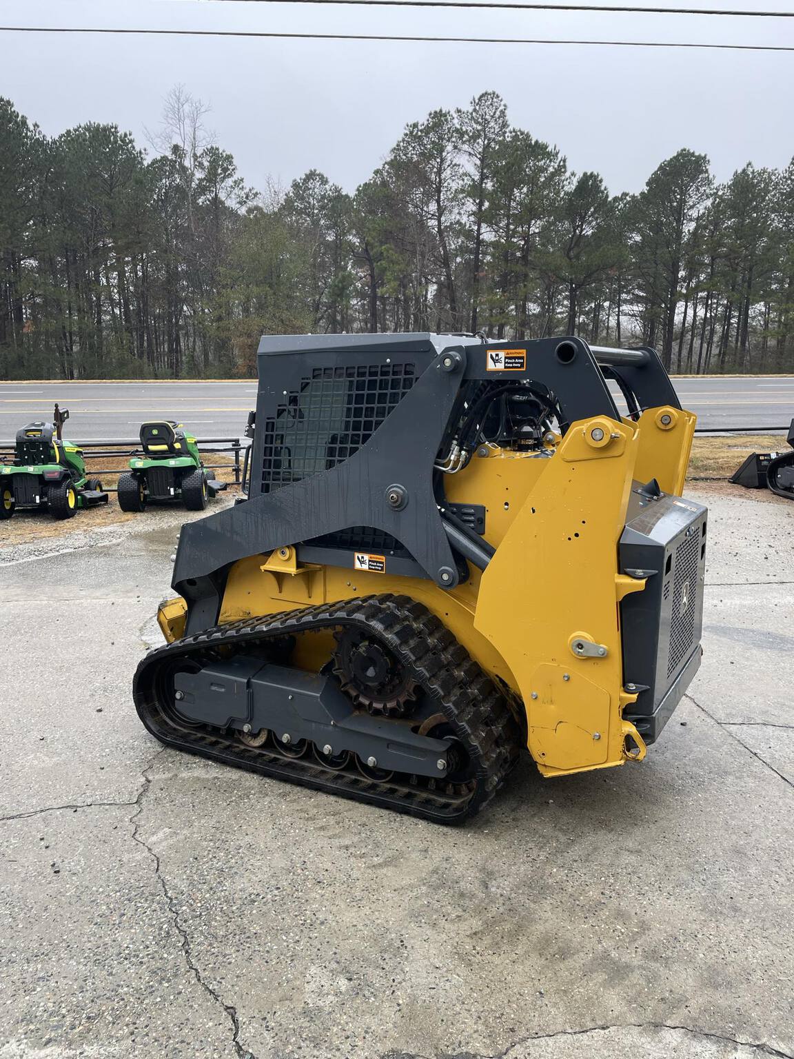 2024 John Deere 317G Image 5