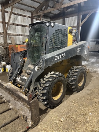 2023 John Deere 330G - Photo1