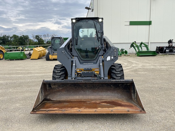2023 John Deere 330G - Photo2