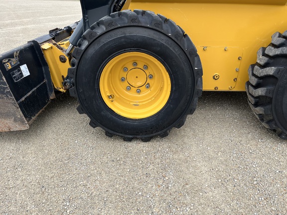 2023 John Deere 330G - Photo9