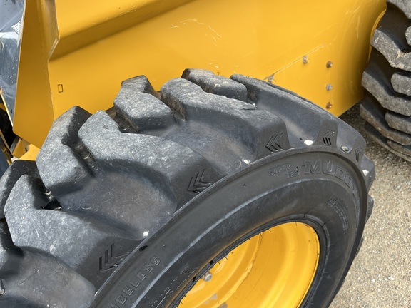 2023 John Deere 330G - Photo11