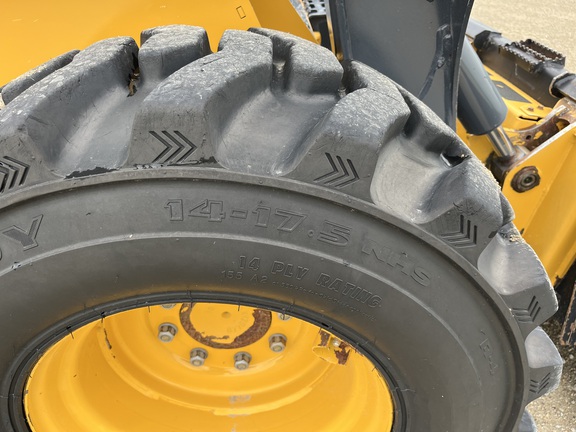 2023 John Deere 330G - Photo13