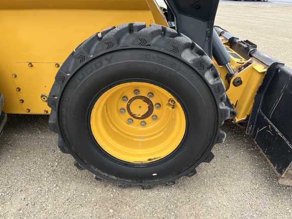 2023 John Deere 330G - Photo12