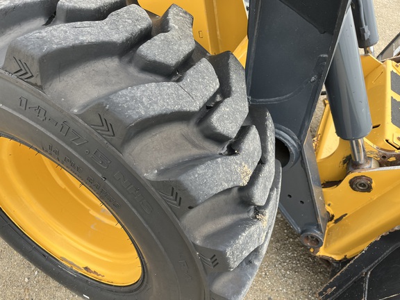 2023 John Deere 330G - Photo14