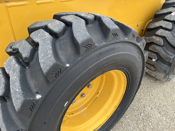 2023 John Deere 330G - Photo16