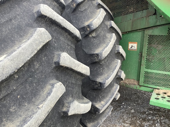 Photo of 2016 John Deere S680