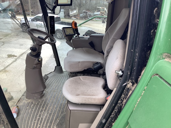 Photo of 2016 John Deere S680