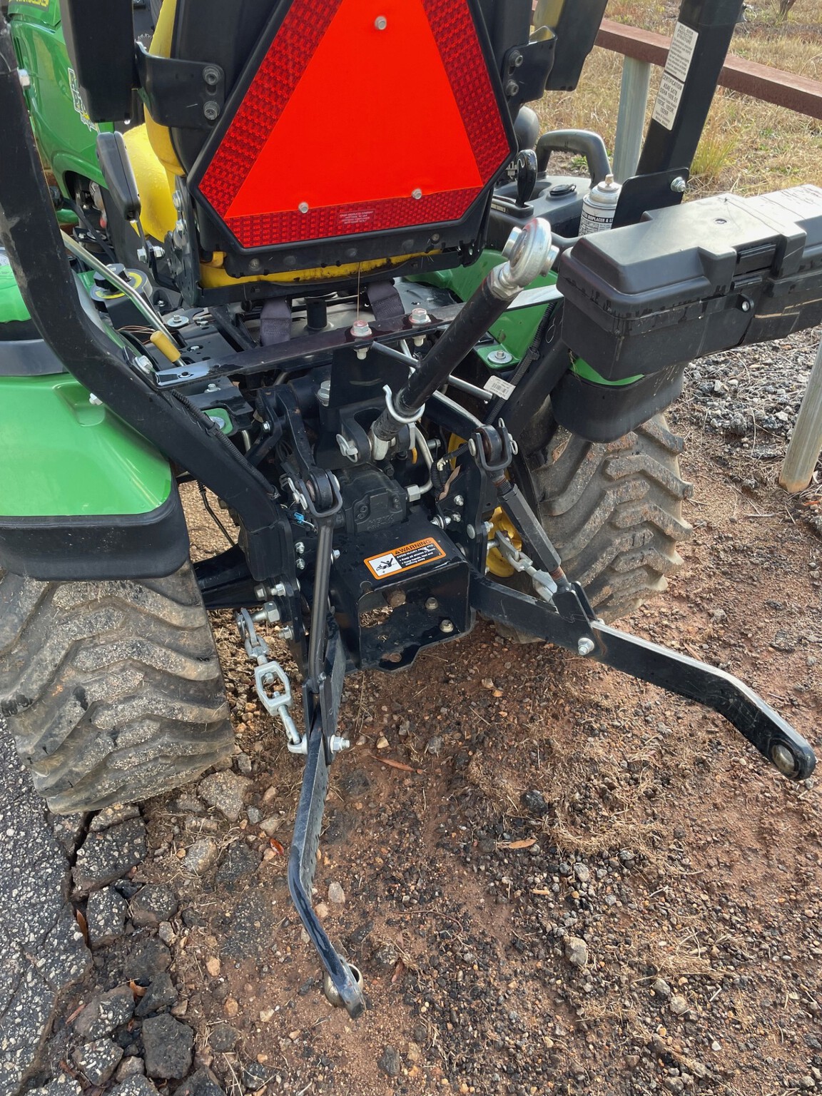 2015 John Deere 1025R Image 6