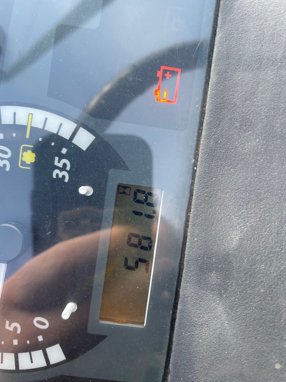 2015 John Deere 1025R Image 2