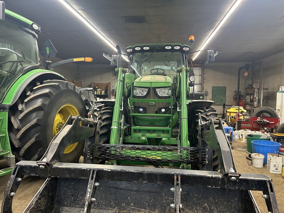 Used 2019 John Deere 6155R Row Crop Tractors at Horizon Ag & Turf in Lloydminster, AB - Photo5
