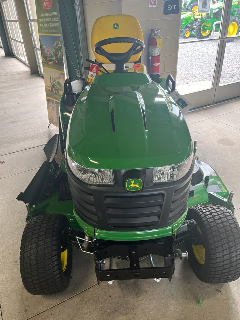 2025 John Deere X730 Image 4