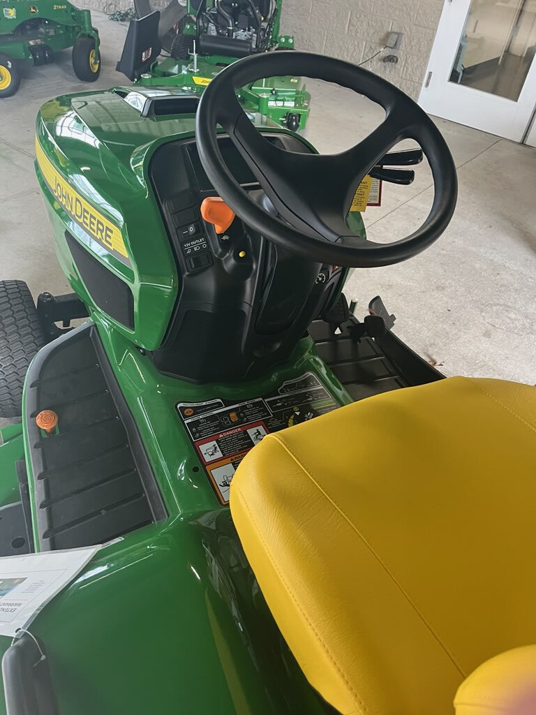 2025 John Deere X730 Image 3