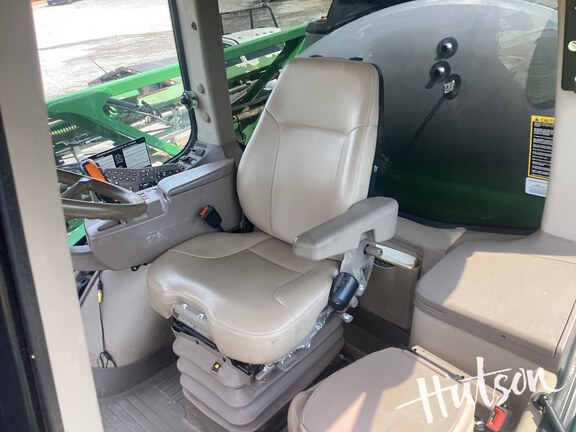 Photo of 2016 John Deere R4045