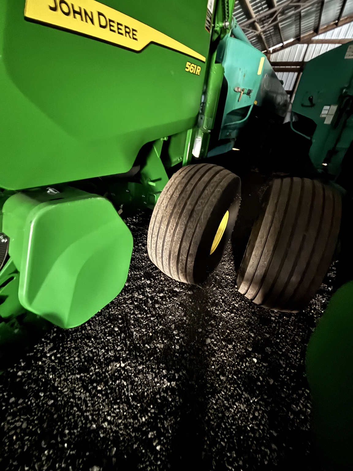 2024 John Deere 561R Image 5