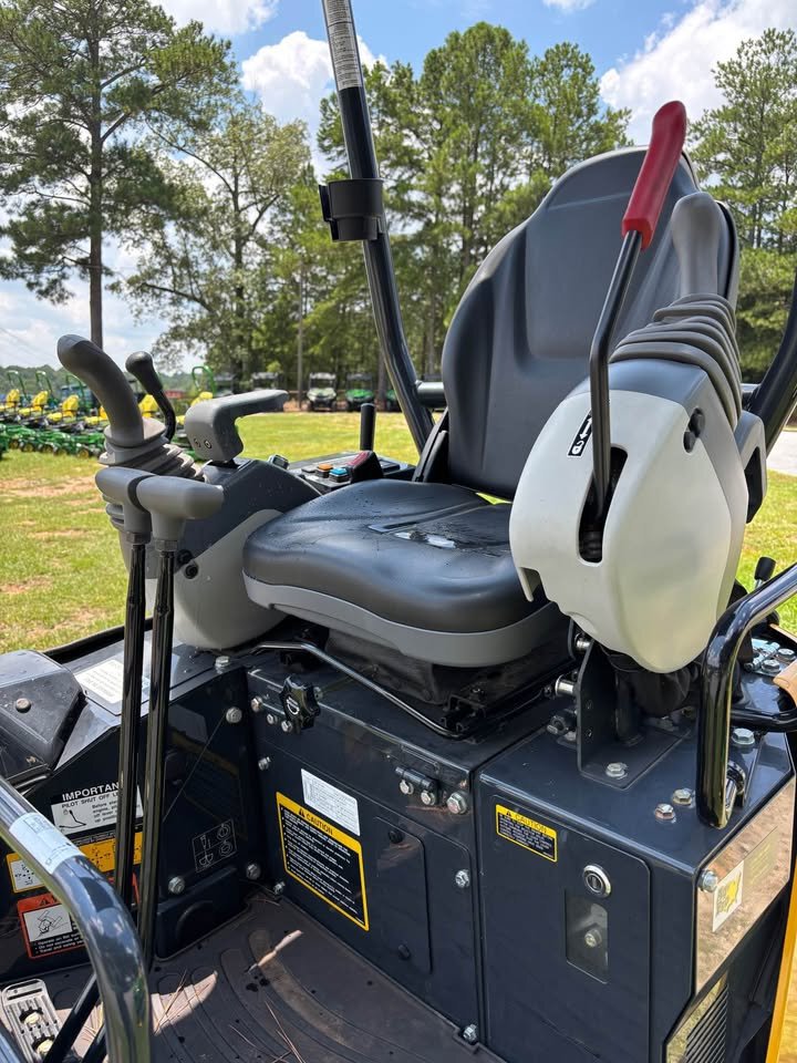 2025 John Deere 17 P Image 6