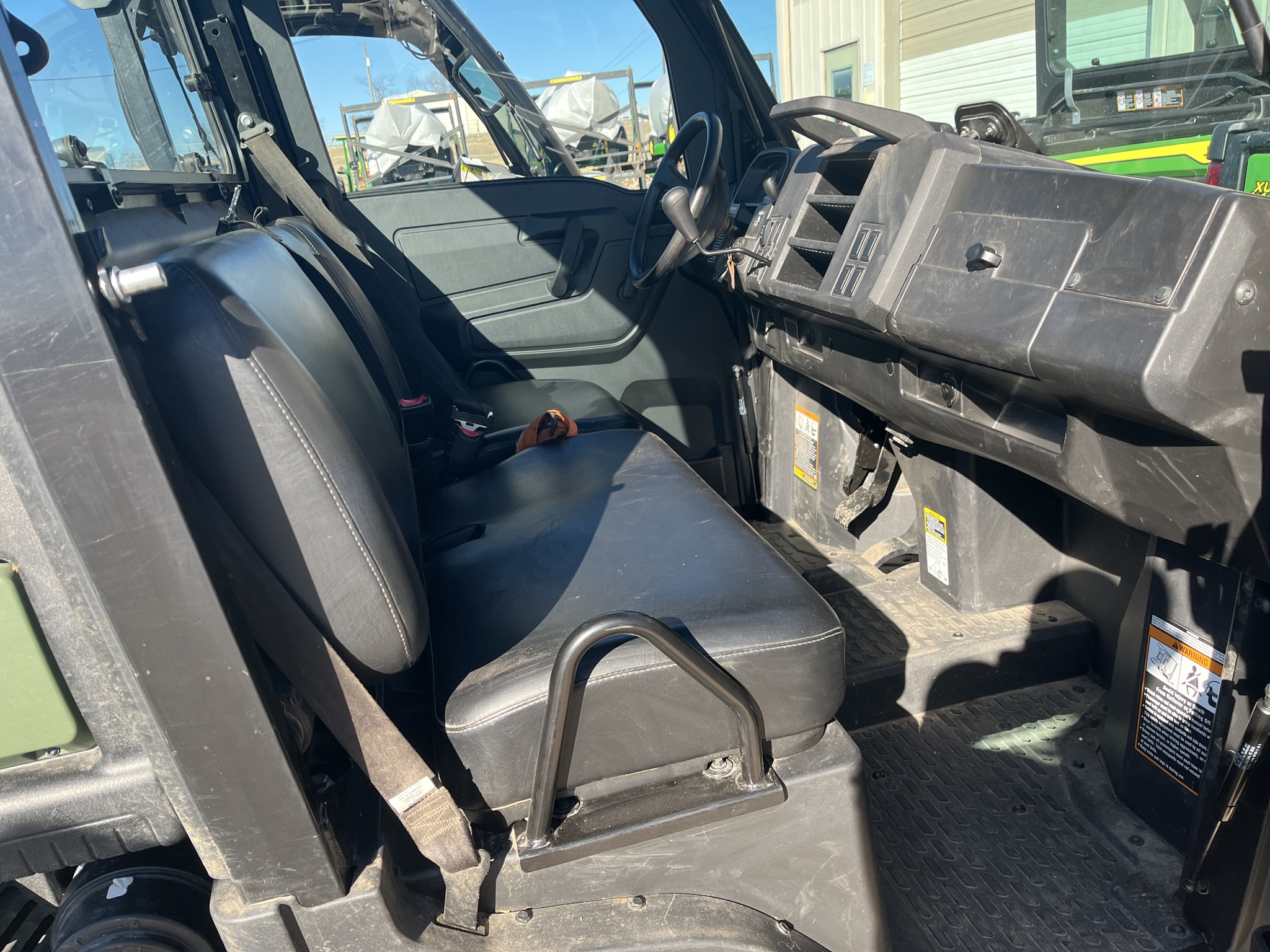  2018 John Deere XUV 835M at Heritage Tractor in Rogersville, MO