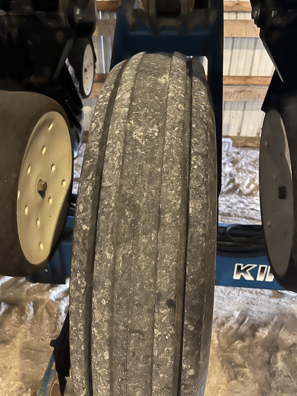 2000 Kinze 3600 Image 7