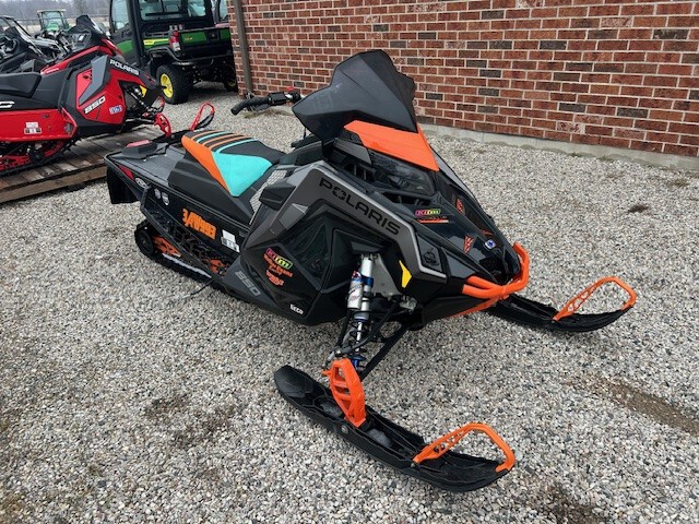 2022 Polaris INDY VR1 137 850 Snowmobiles
