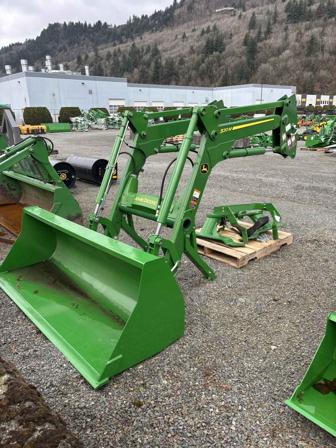 2023 John Deere 520M Image 3