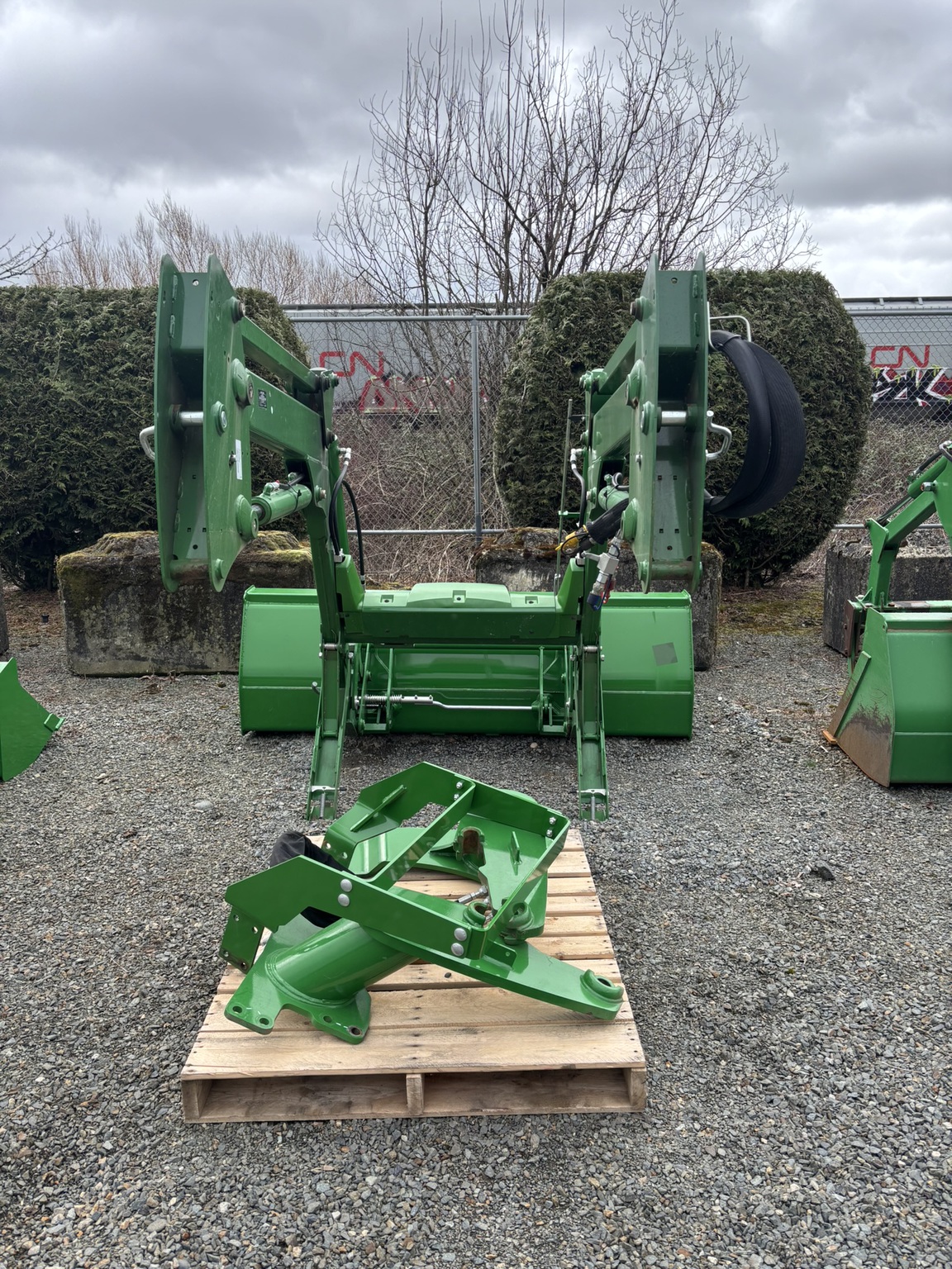 2023 John Deere 520M Image 4