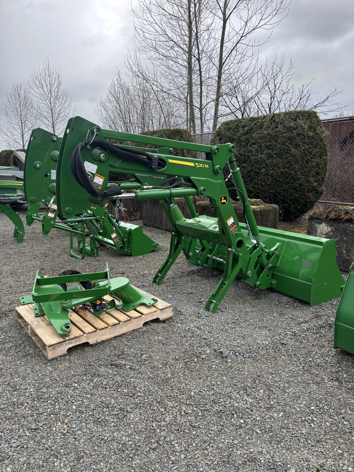 2023 John Deere 520M Image 5