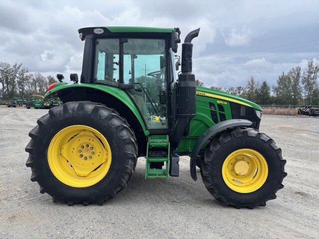 2021 John Deere 6110M Image 3