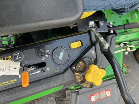 2016 John Deere Z915B Image 1