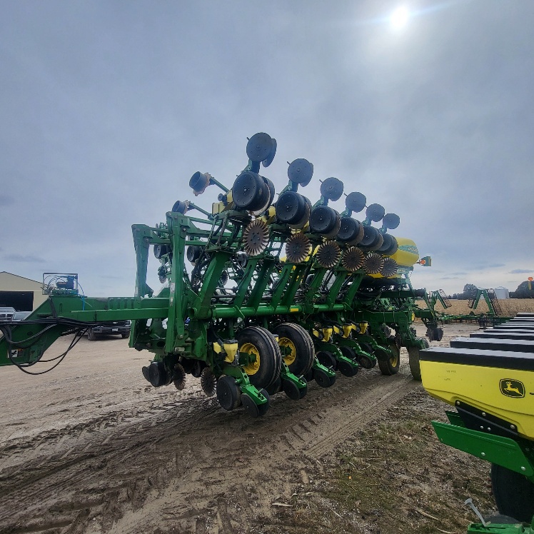 2007 John Deere 1790 Planters: Drawn