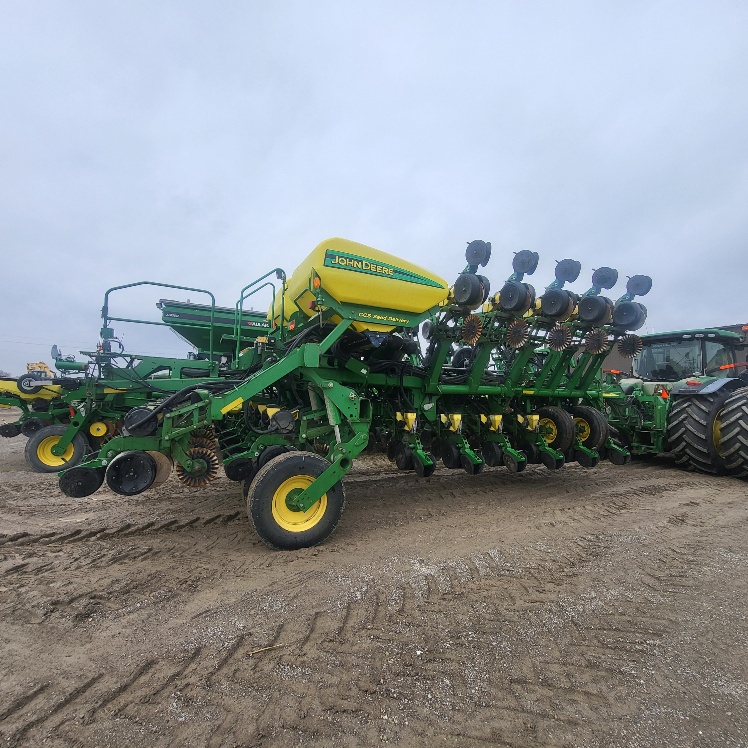2007 John Deere 1790 Planters: Drawn