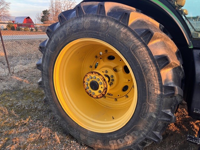 2013 John Deere 8360R Image 8