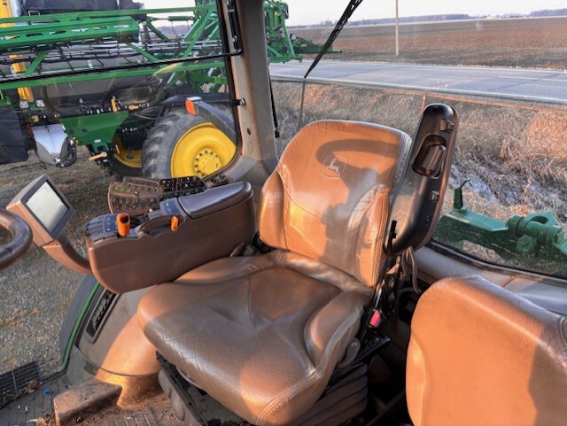 2013 John Deere 8360R Image 9