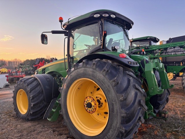 2013 John Deere 8360R Image 11