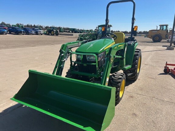 2024 John Deere 3032E (4th thumbnail)