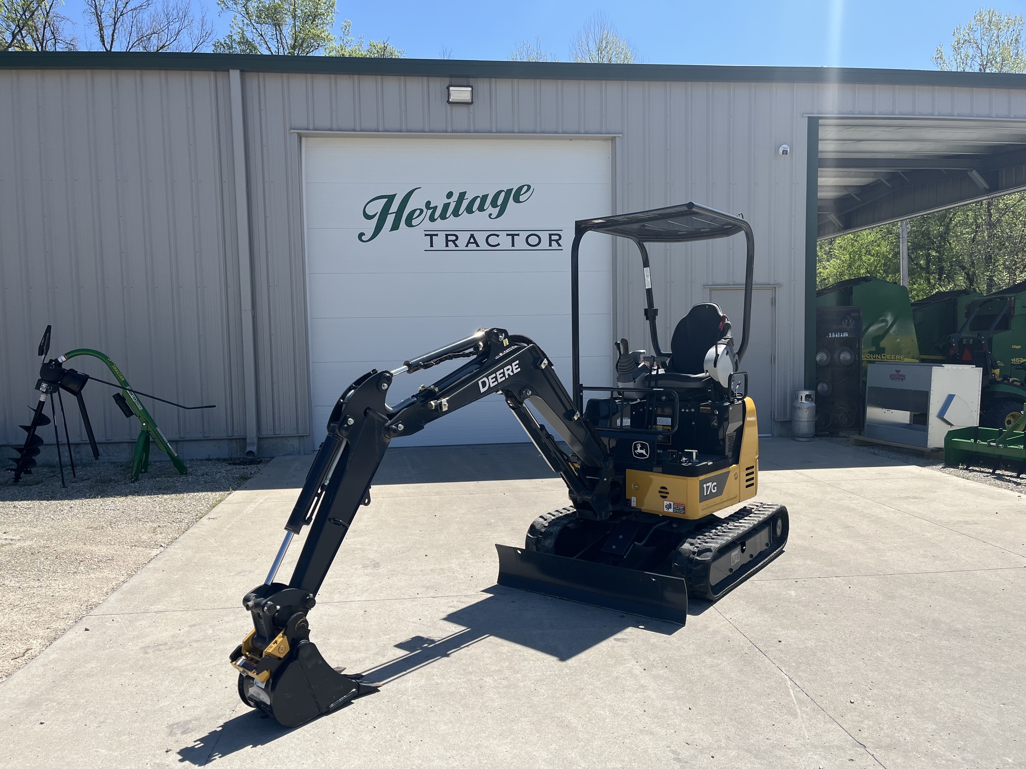  2023 John Deere 17G at Heritage Tractor in Jefferson City, MO