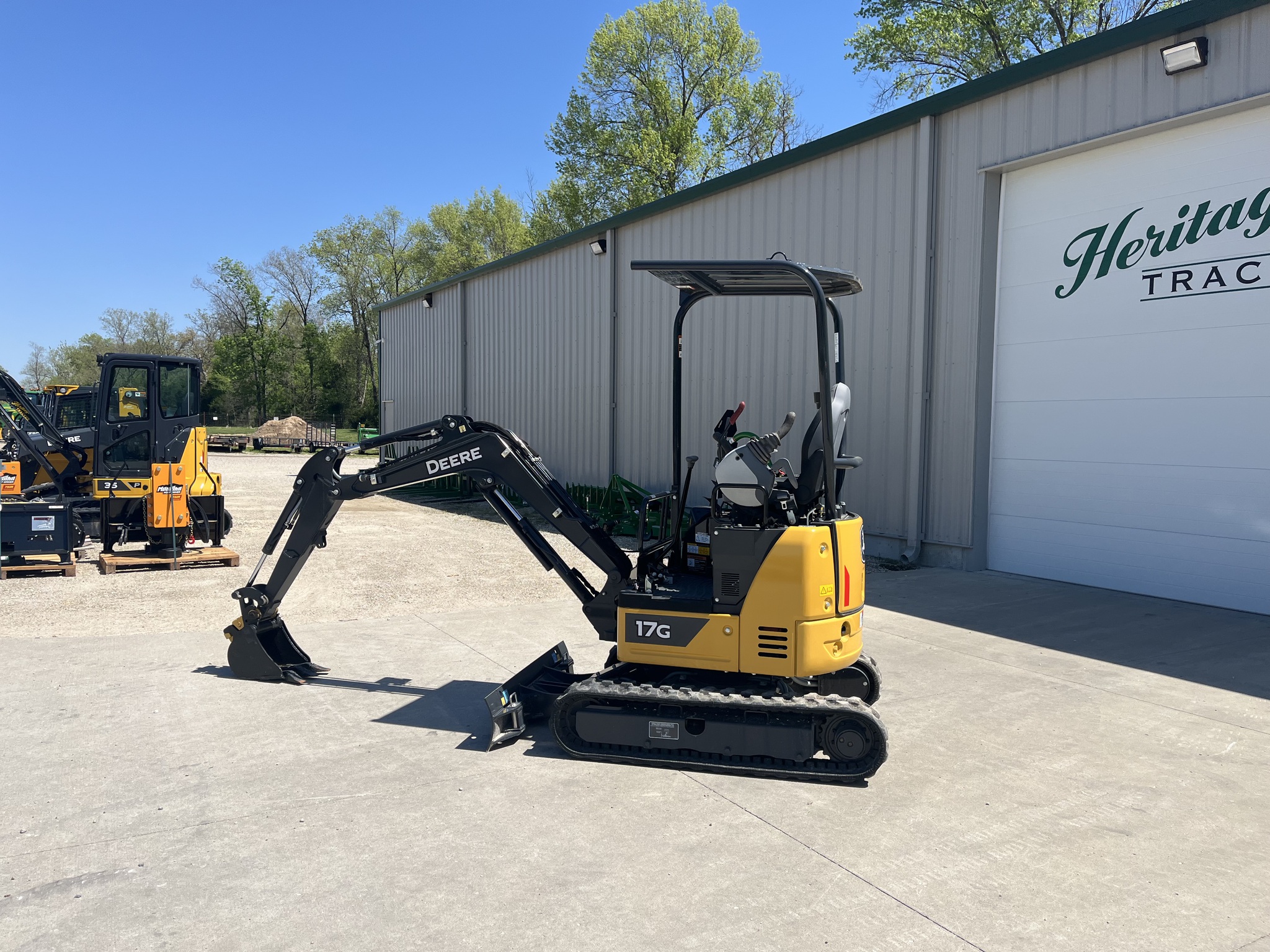  2023 John Deere 17G at Heritage Tractor in Jefferson City, MO