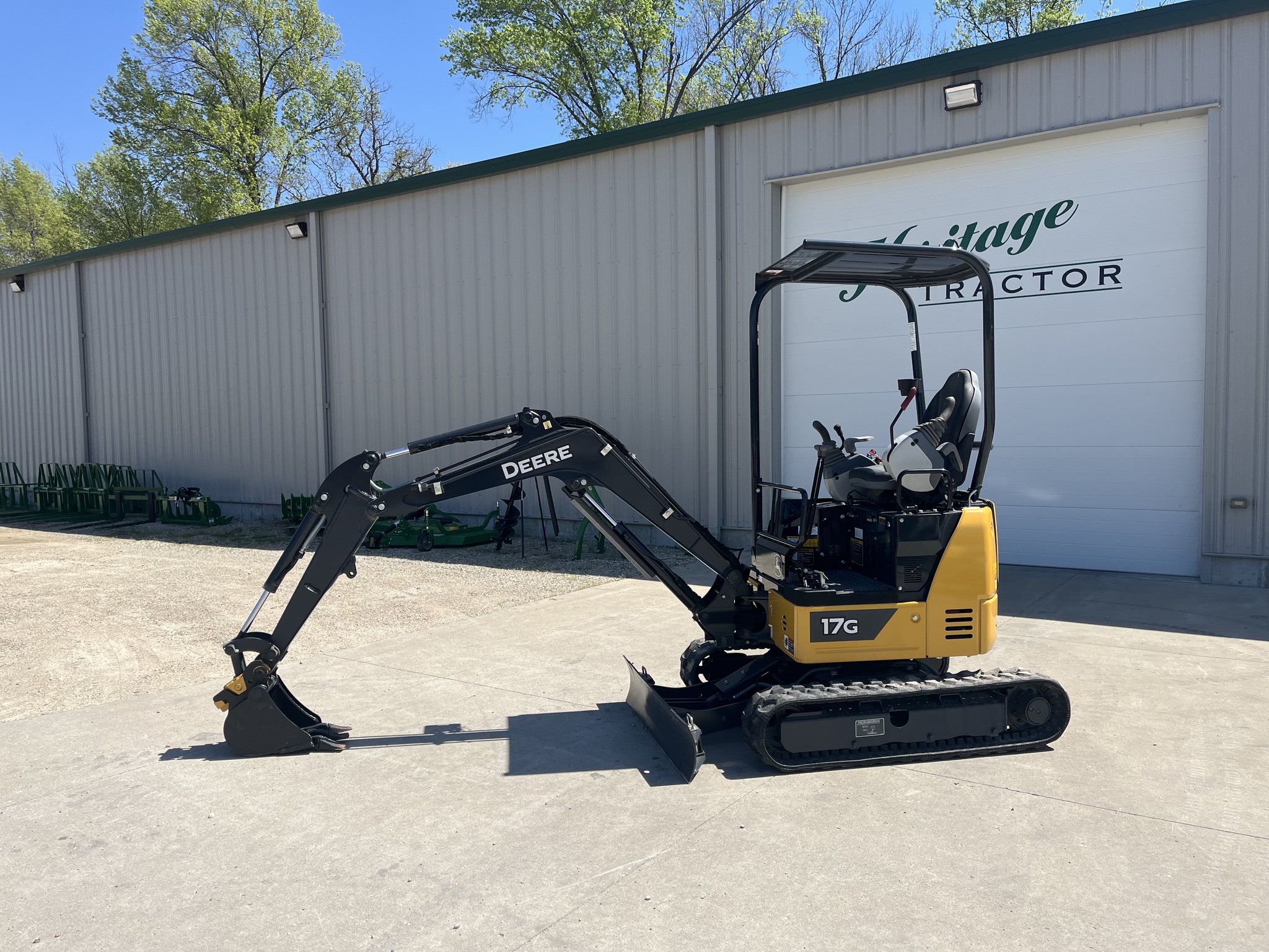  2023 John Deere 17G at Heritage Tractor in Jefferson City, MO