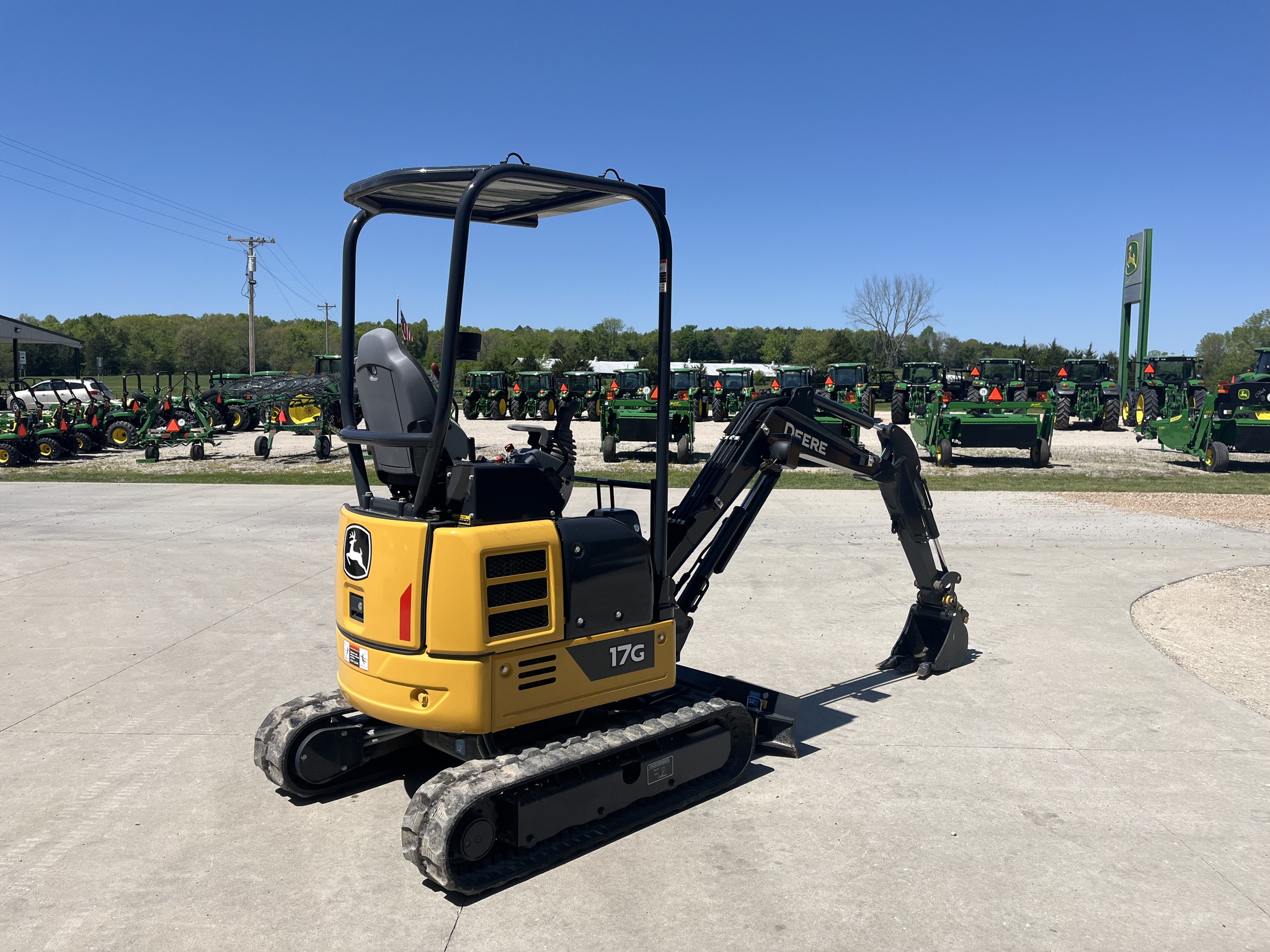  2023 John Deere 17G at Heritage Tractor in Jefferson City, MO