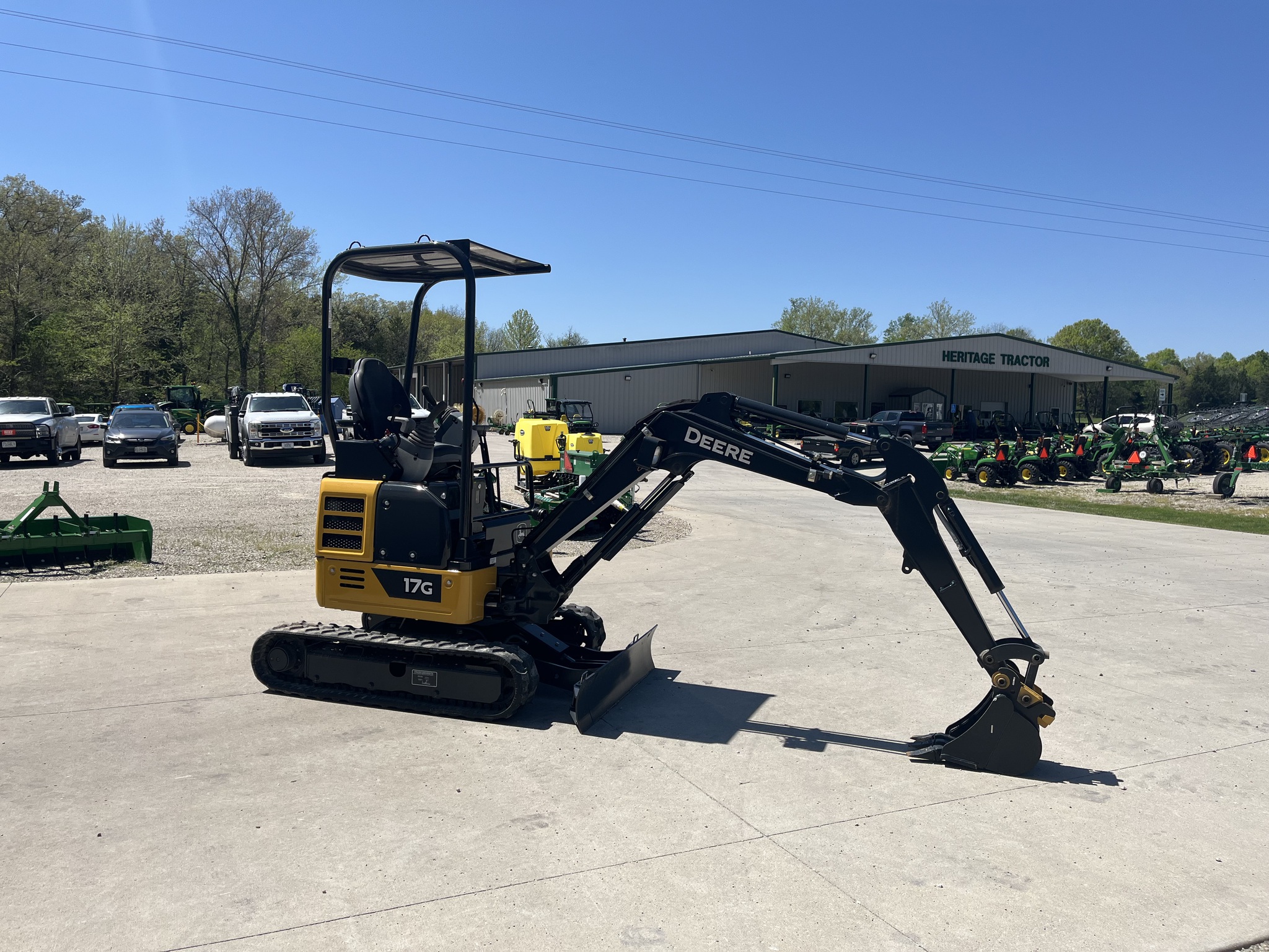  2023 John Deere 17G at Heritage Tractor in Jefferson City, MO