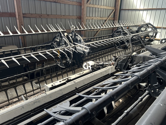 Used 2017 MacDon FD75-35 Combine Platforms at Horizon Ag & Turf in Edmonton West, AB - Photo6