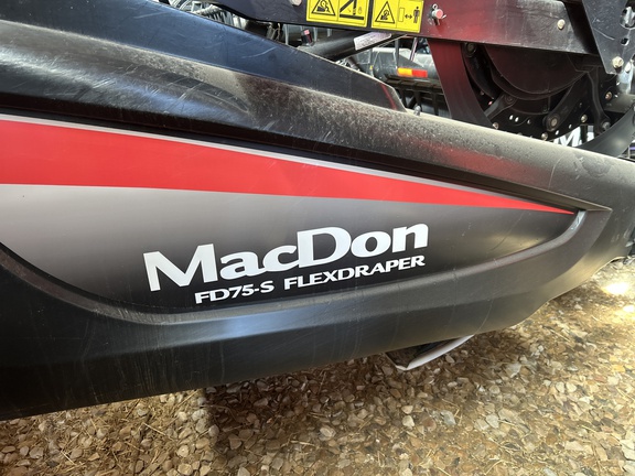 Used 2017 MacDon FD75-35 Combine Platforms at Horizon Ag & Turf in Edmonton West, AB - Photo7