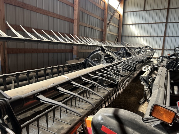 Used 2017 MacDon FD75-35 Combine Platforms at Horizon Ag & Turf in Edmonton West, AB - Photo9