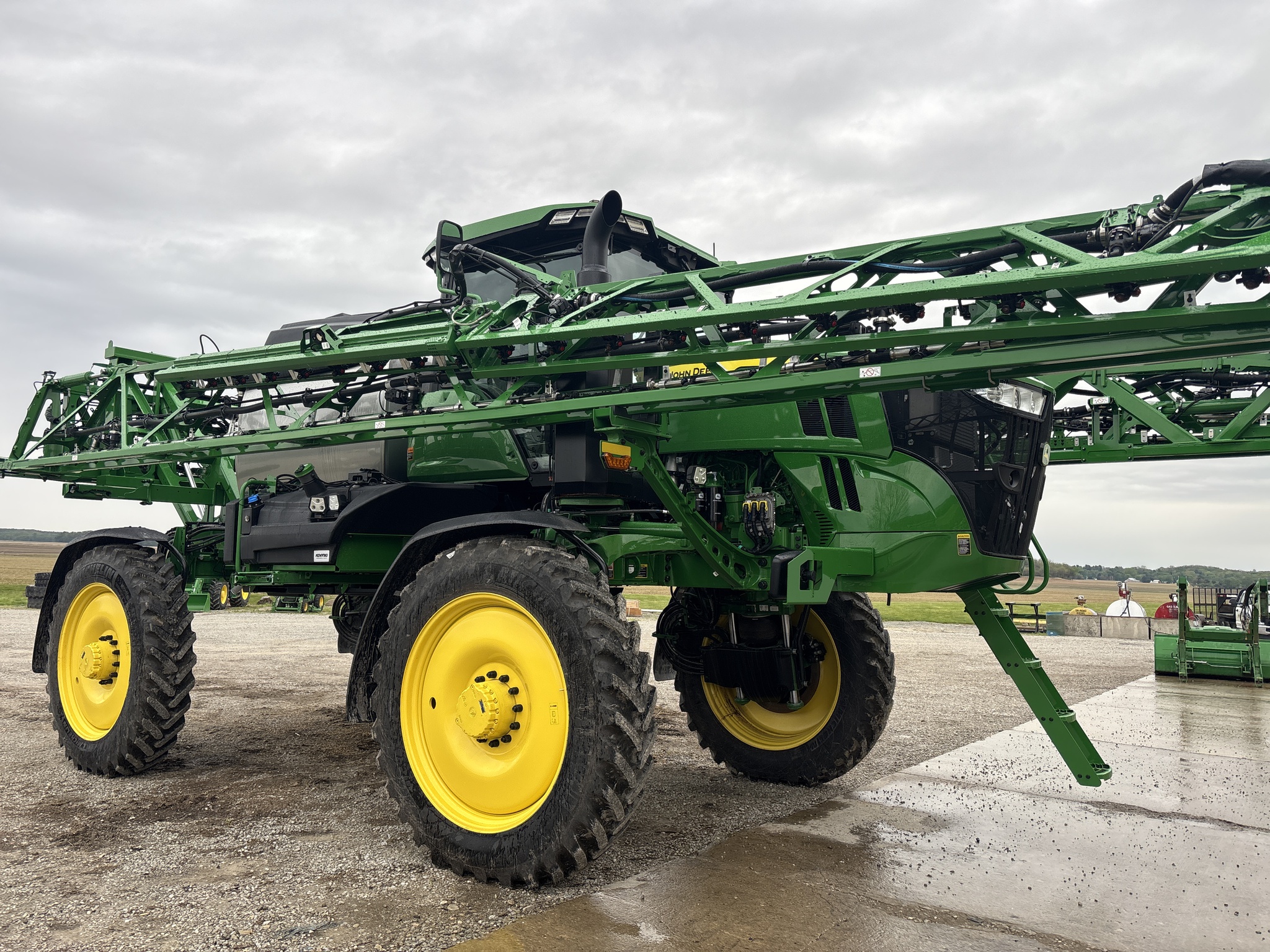 Used 2025 John Deere 412R Self Propelled Sprayers at Koenig Equipment in Urbana, OH - PhotoXL0