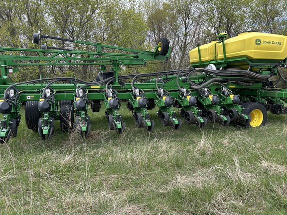 2026 John Deere DB60 - Photo1