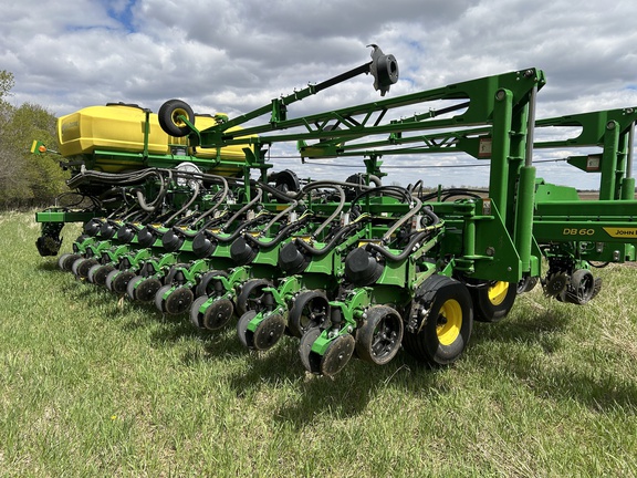 2026 John Deere DB60 - Photo6