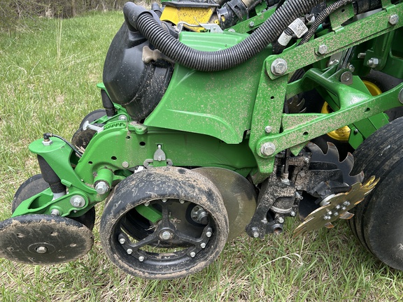 2026 John Deere DB60 - Photo11