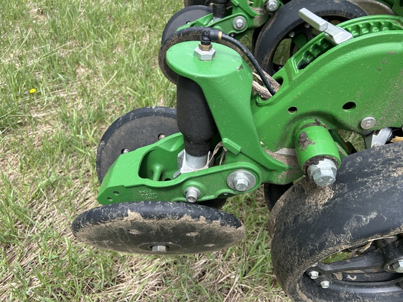 2026 John Deere DB60 - Photo14