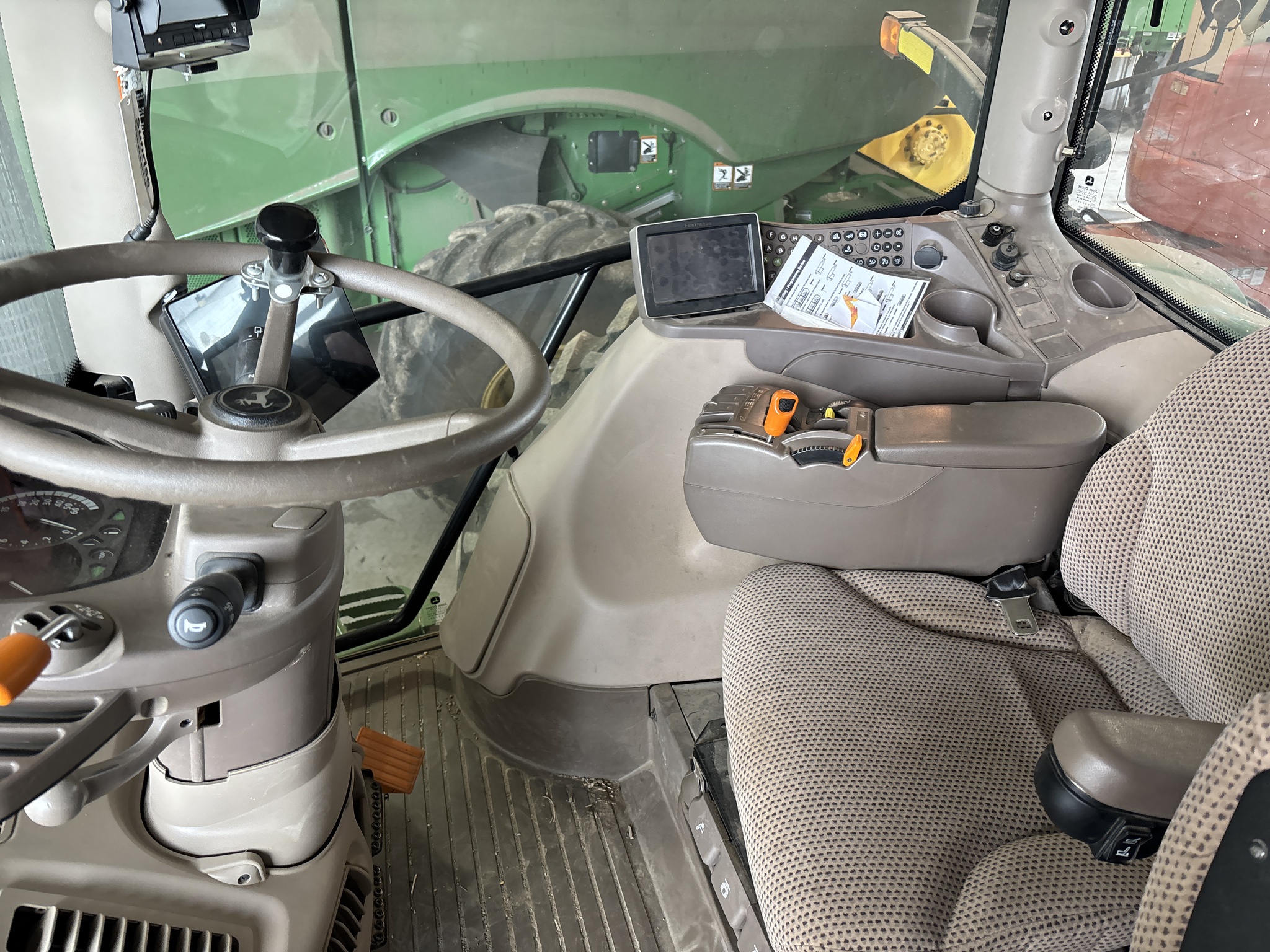 Used 2013 John Deere 6170R Row Crop Tractors at Koenig Equipment in Anna, OH - PhotoXL3